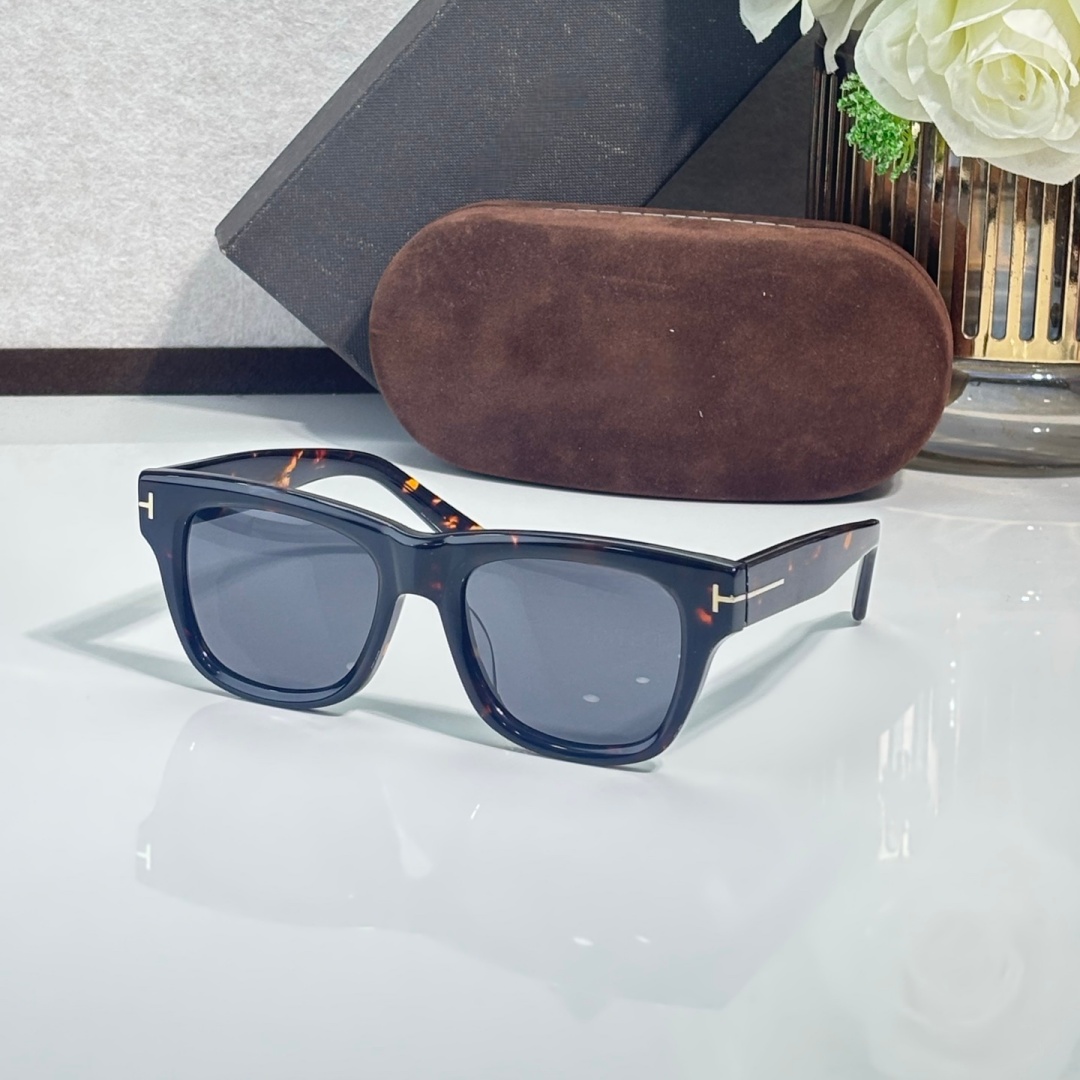 Vintage Thick Square Frame Sunglasses Premium Acetate T Logo UV400 Streetwear Vacation Eyewear Unisex