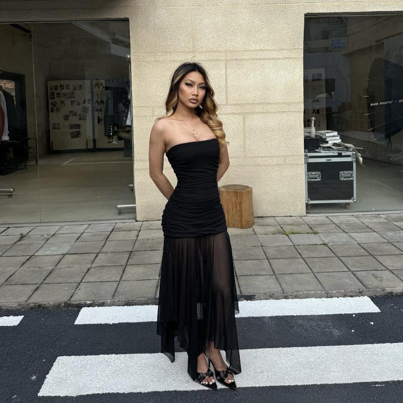 Robe mi-longue Style Tube sans bretelles pour femmes, buste ajusté froncé, tissu en maille transparente, drapé asymétrique, ourlet à volants, rob