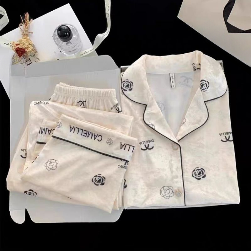 Autumn Winter Pajamas For Women Hot-Selling High-End Camellia New Gold Diamond Velvet Cardigan Plus Size Long Sleeve Homewear Set