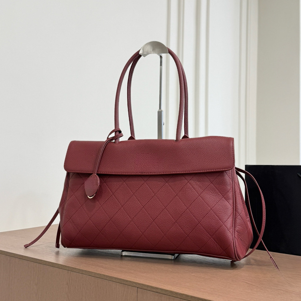Designer Bag 26A Medium Baguette Handbag for Women Rhombus Quilted Leather Tote Bag Vintage Top Handle Shoulder Bag Large Capacity Commute Purse for