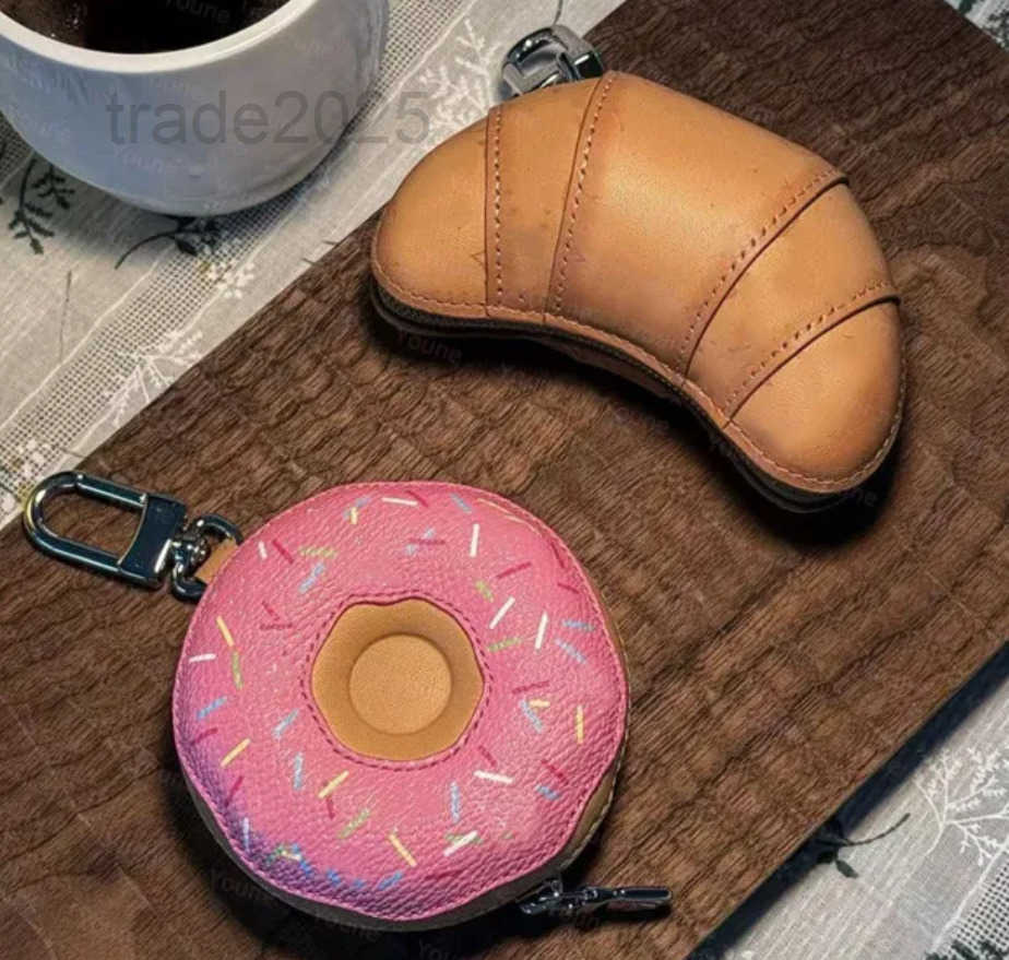 Designer Croissant Burger Donut Keychain Charm Pizza Biscuit Chocolate For Women Leather Keyring Classic Letters Bag Pendant Key Chains Gift