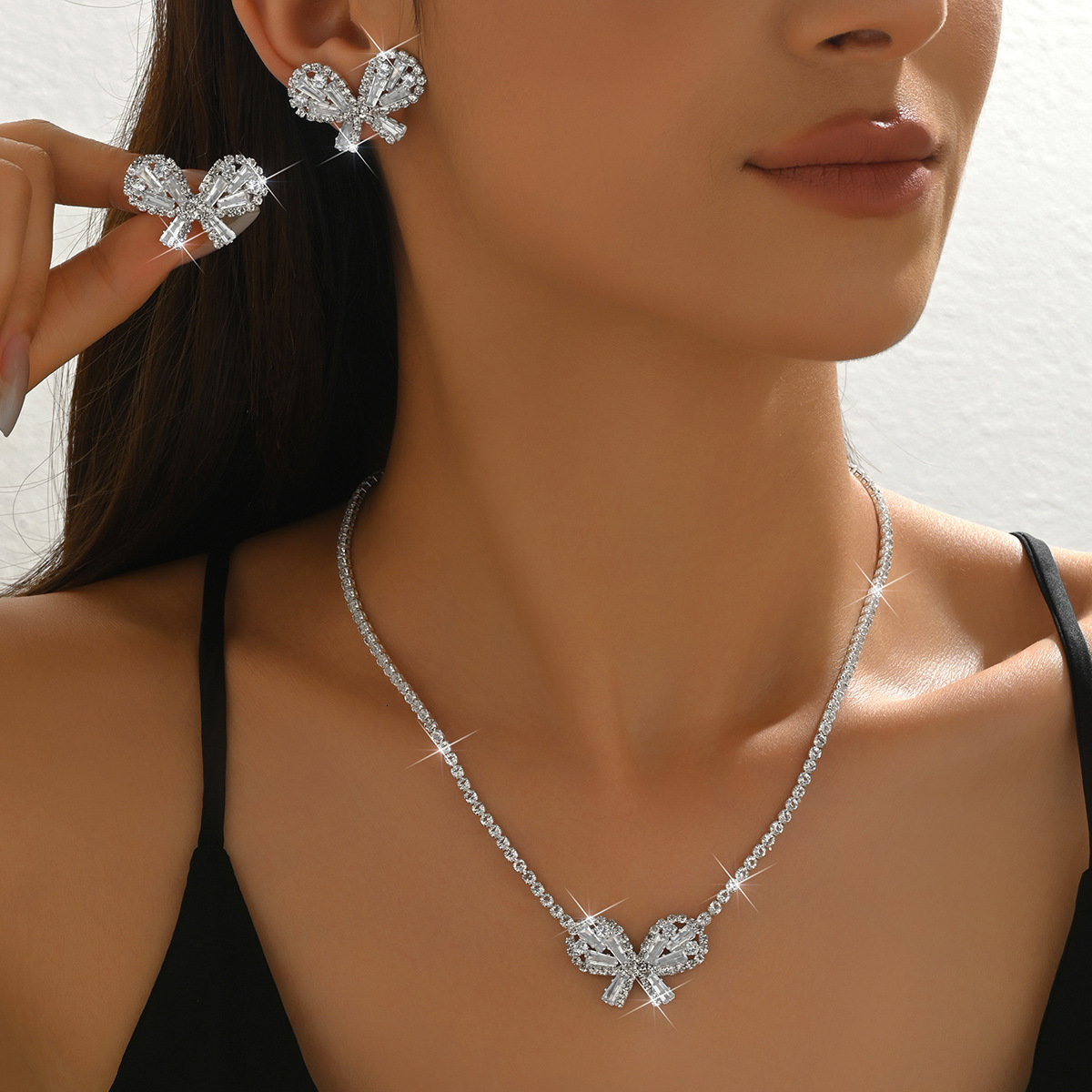 2026 Trendy Zircon Luxury Necklace and Earring Set with Black Butterfly Design, Two-Piece Set, Hot-Selling Factory Wholesale, Dropshipping Available