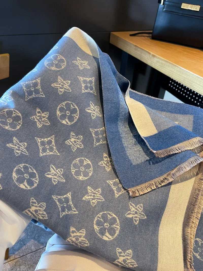 Autumn/Winter Fashion Lucky Clover Double-sided Scarf Women's Luxury Feel Alpaca-like Warm Wrap Outerwear Two-in-One X260917