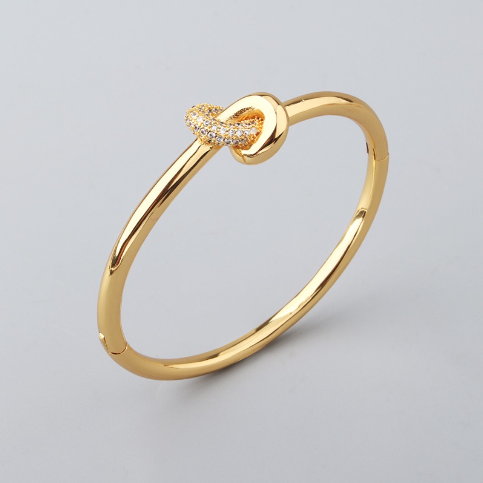Luxury Gold Knot Bangle Bracelet Pave Crystal Designer Jewelry Elegant Womens Fashion Accessory Wedding Party Gifts