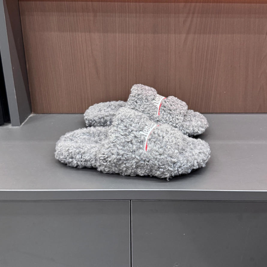 Paris women slippers winter furry plush slide slippers luxury brand flat soft fur slides indoor outdoor B-word slides fashion slipper anti-slip fuzz