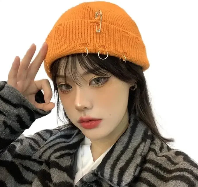 Y2K Gothic Beanie Winter Knit Hat for Women Girls Trendy Metal Ring Pin Hip Hop Streetwear Harajuku Skull Cap 260917