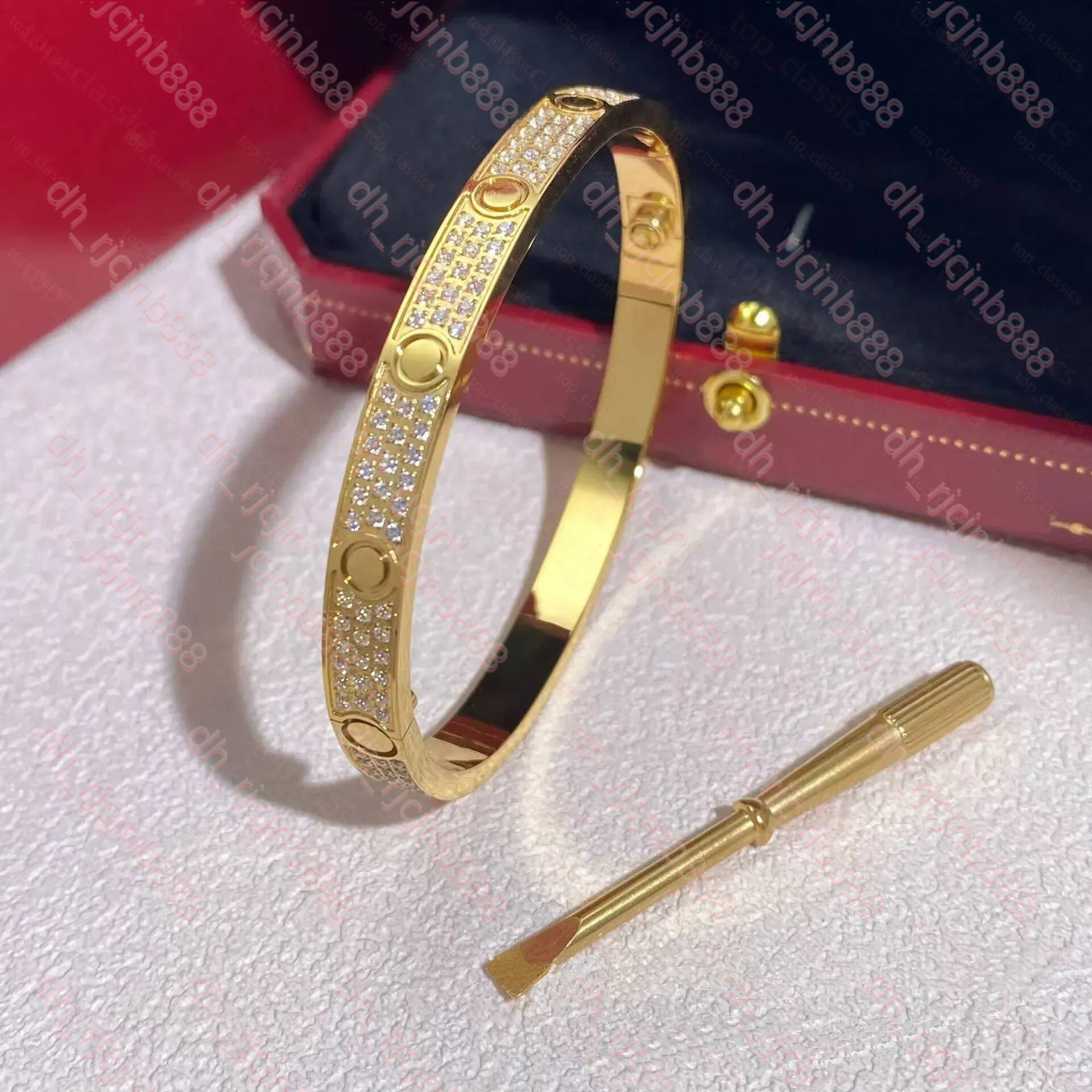 Designer Car Bracelet Screw Bangle V Gold Tarnish Diamond Carte Bracelet Gold Silver Rose Jewelry Woman Party Daily Outfit Gift Daily Wear Bracelet