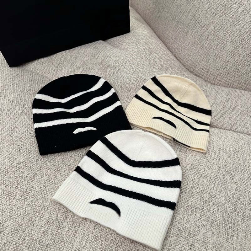 Warm Ribbed Knit Striped Beanie Designer Fashion Winter Hat Soft Wool Skull Cap Casual Outdoor Style for Men and Women