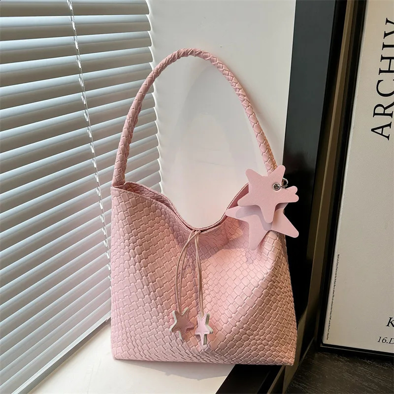 Large Capacity Woven PU Bucket Shoulder Bags for Women Solid Color Ladies Star Handbag Simple Female Underarm Bag Tote 260917