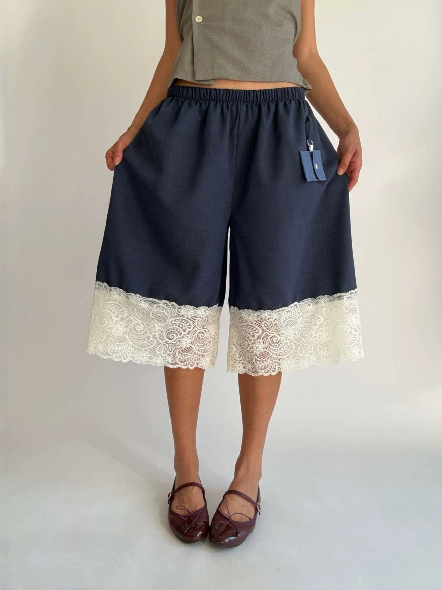 2026 niche independent American retro lace 5-point mid-length hip-hop trendy casual pants 46