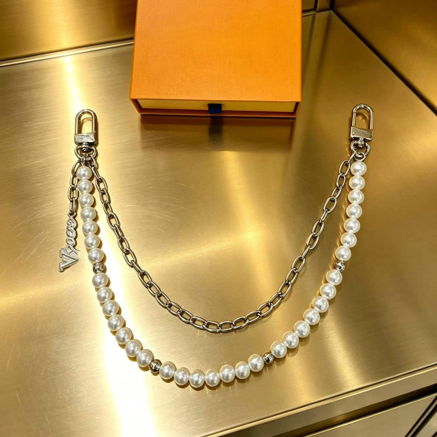 Pearls Chain Belt and Bag Charm Keychains Fashion Key Chain Designer Letter Keychain Metal Chain Keychains Pendant Accessorie