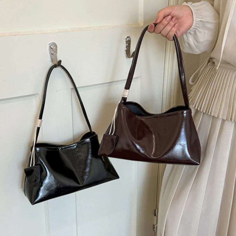 Retro Glossy Faux Leather Underarm Bag Solid Color Simple Shoulder Handbag women Elegant Hobo Purse Fashion Bag For Daily Casual 260917