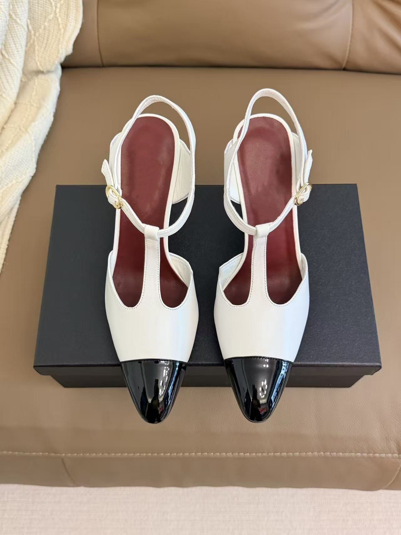 10A top-quality top designers, pointed-toe baggy back sandals, buckle-style low-heeled business lady high heels, suitable for daily outings and appo