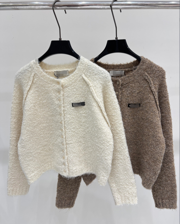 26 Women's Sweater Round Neck Color Contrasting Letter Slip Shoulder Design Soft and Comfortable Simple Daily Lazy Relaxation Knitted Cardigan