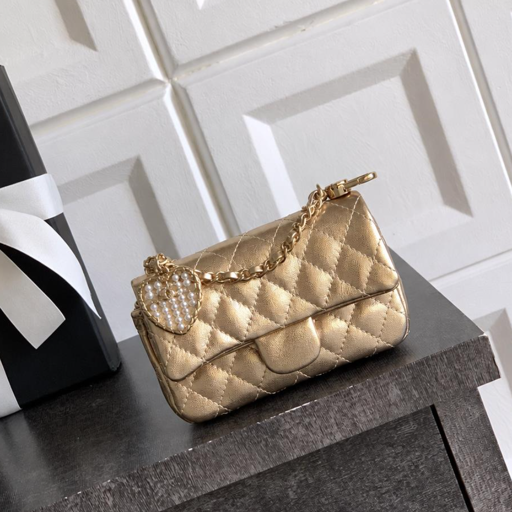 Quilted Mini Bag Lambskin Heart Pearl Pendant Small Chain Pouch Refined Party Travel Gift Top-Tier Designer New Arrival