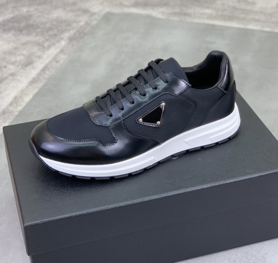 Luxury Men's Dress Shoes Luxury Casual Shoes Fashion Mens Cowhide Leather Thick Platform Skateboard Shoes Lace Up Joggers Sneakers Casual Comfo