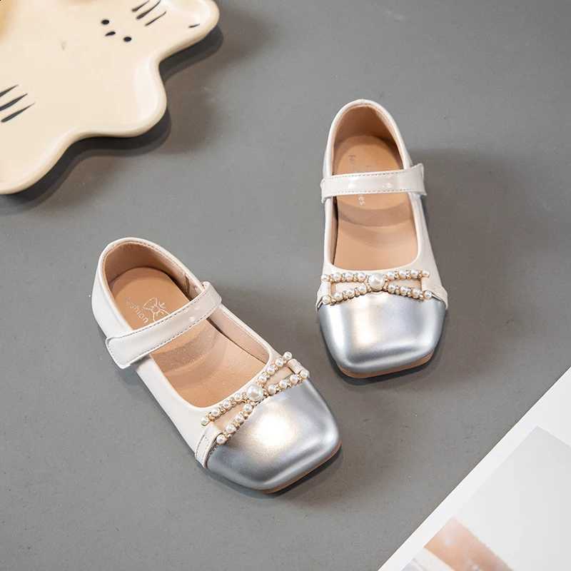 Princess Style Leather Shoes for Girls 2026 New Spring Autumn Toddler Ballet Flats with Beaded Bow Soft Sole Elegant Party Shoes Q260916