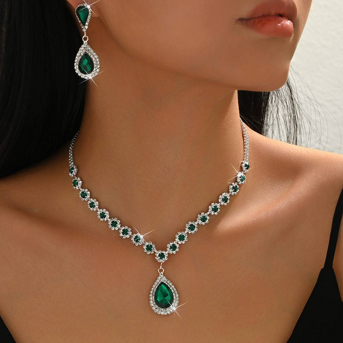 2026 Hot-Selling Bridal Wedding Party Full-Diamond Flower Water Drop Set, New European and American Necklace Jewelry