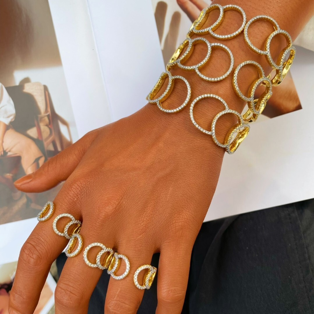 Luxurious Designer Fashion Geometric Ring And Bracelet With Hollowed-out Design. 18K High-end Style With Open Design, Versatile And Suitable For All