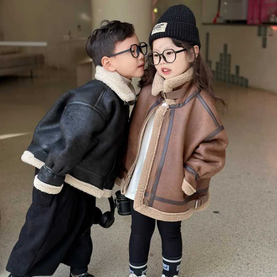 Children's Clothing 2025 Winter New Style Boys' Suede Lamb Wool Jacket Children's Stylish Warm JacketQ260917