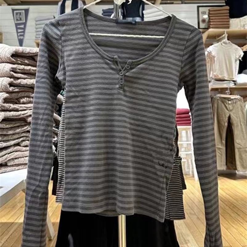 Vintage Striped Slim Long Sleeve T-shirts Autumn Casual Round Neck Streetwear Cotton Tees Women Classic Harajuku Button Tops Y2k 260917