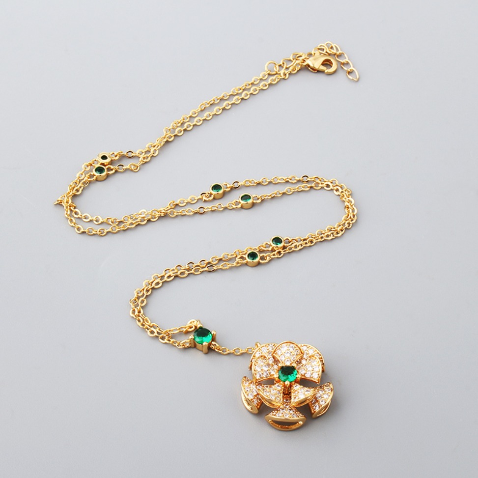 Collier en or avec pendentif Floral de styliste, chaîne multicouche en zircone cubique verte, bijoux élégants à la mode pour femmes