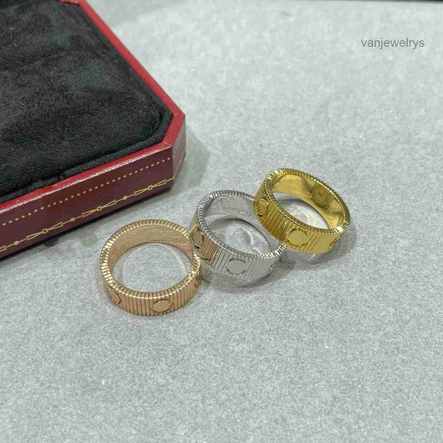 Luxurys Designer Ring for Women men high qualityClassic Fashion and Exquisite Love Rings Trend Band Simple Personality Style Romantic Jewelry holida