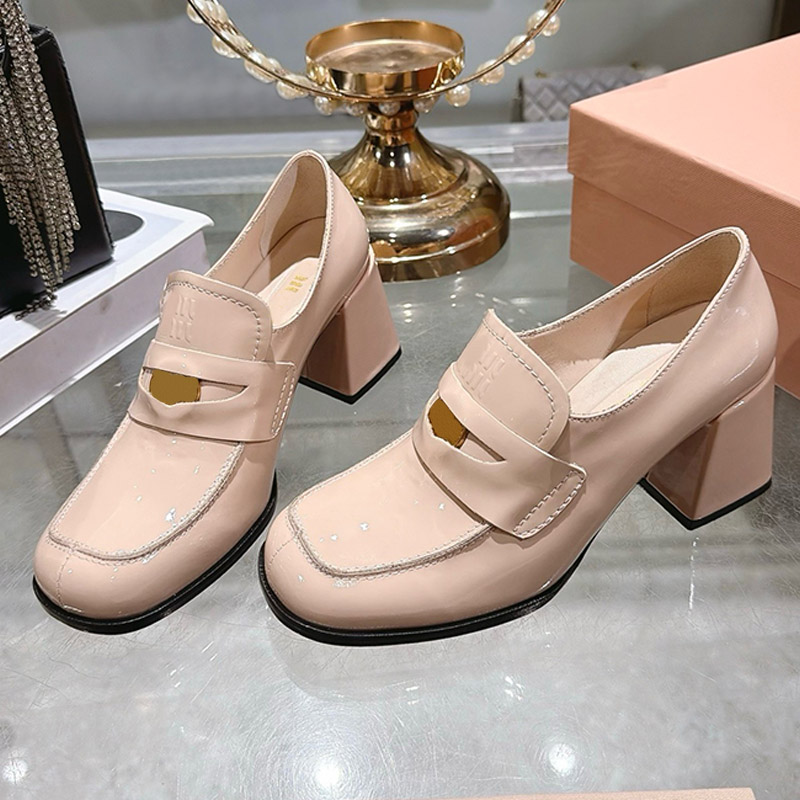 Naplak Loafers Premium Feminine Designer Shiny Leather Upper Square Round Head High Heeled Loafers Autumn Vintage Style Urban Street Photography Loa