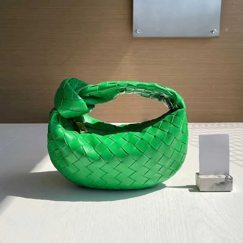 Woven tote bag Designer handbag green Women's shoulder bag luxury purse Cow Leather purse Andiamo Half Moon Shape Strapless Underarm 2026 New A