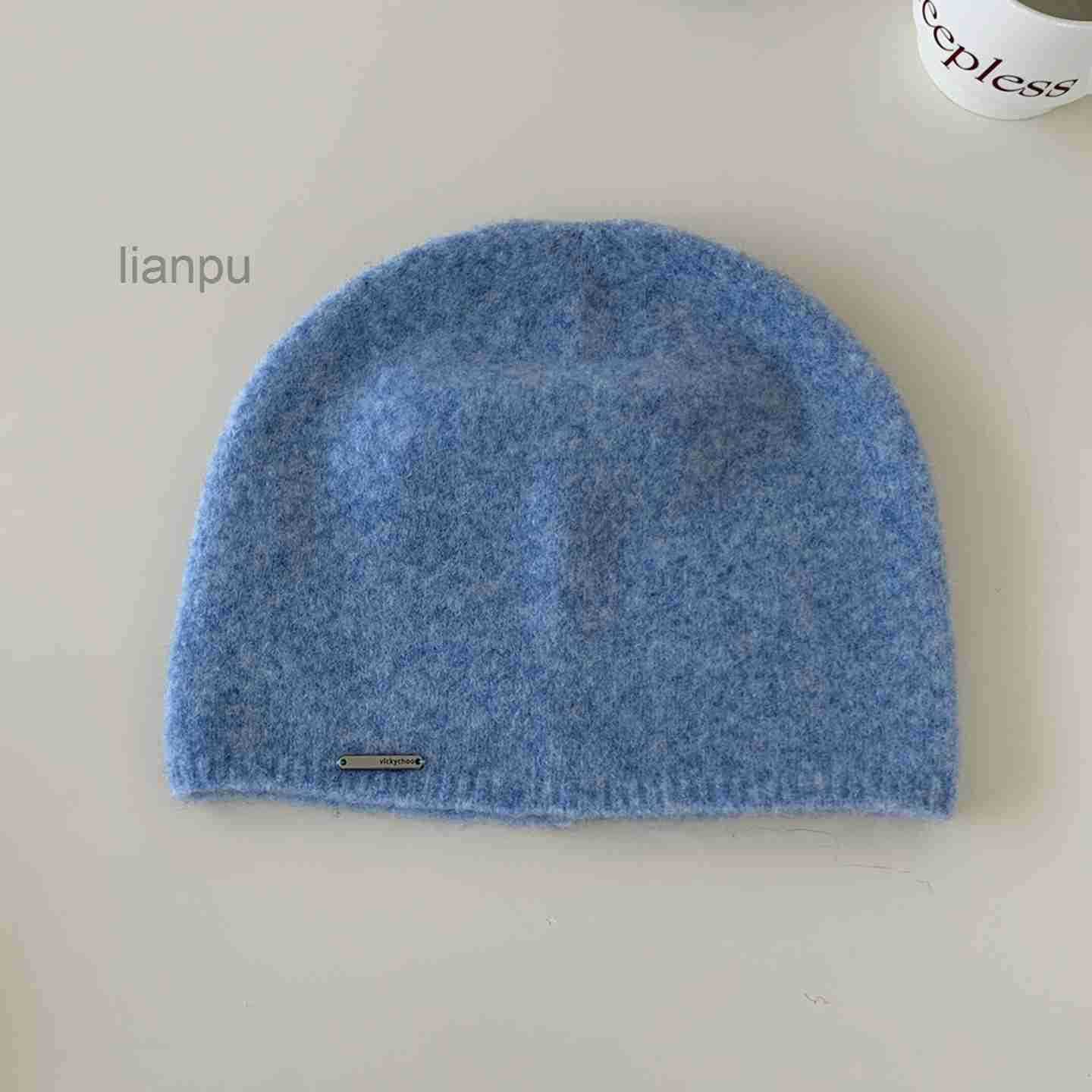 Free delivery designer new Leisure comfortable knitted simple commuting warm and fashionable cold hat