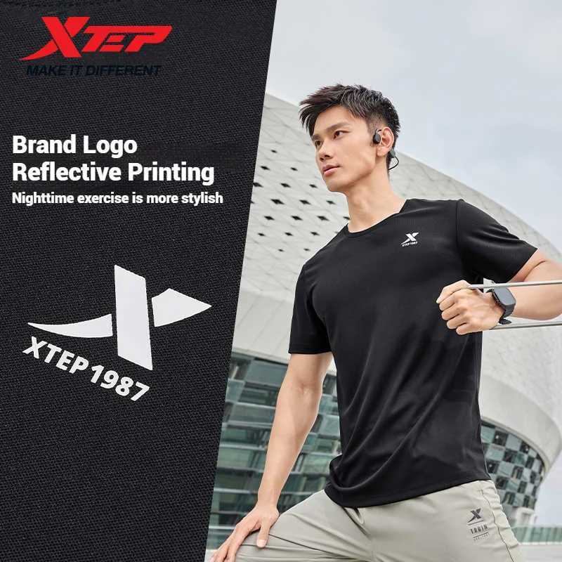 Xtep Short Sleeve Round-Neck T-Shirt For Men 2025 Spring Quick-Drying Sports Training Breathable Outdoor Cool Tops 875229010175 Q260917