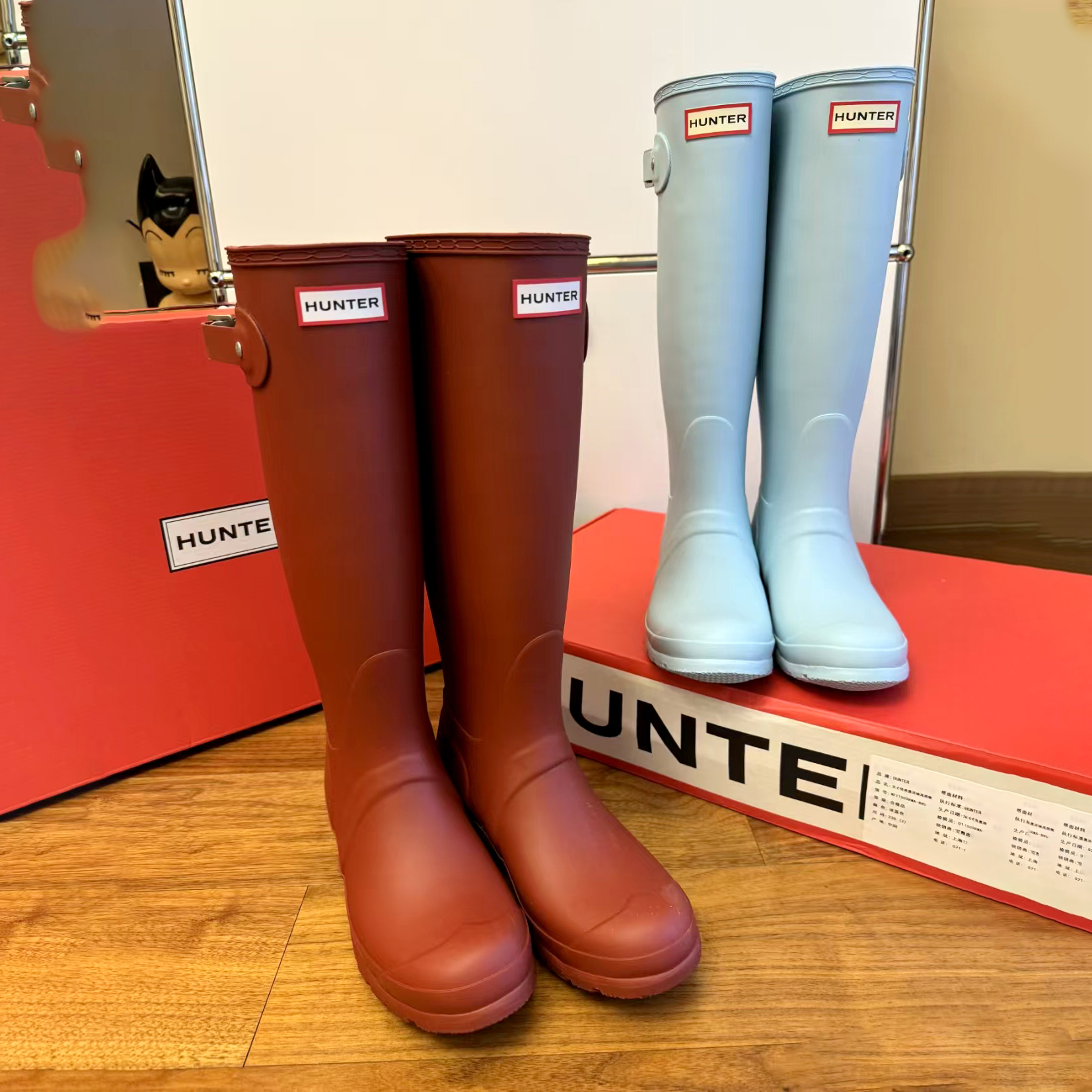 Women's classic Fashion High-top rain boots Designer Matte waterproof rubber throughout Waterproof slip-resistant Luxury comfortable round head