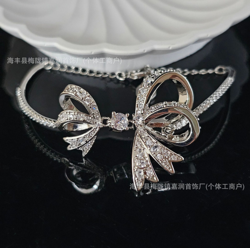 Swan Jewelry Designer Swarovskilyity Swarski Arianna Sawarovski Luxury Bracelet For Woman Men Luxe Bangle Hyperbola Bow Bracelet