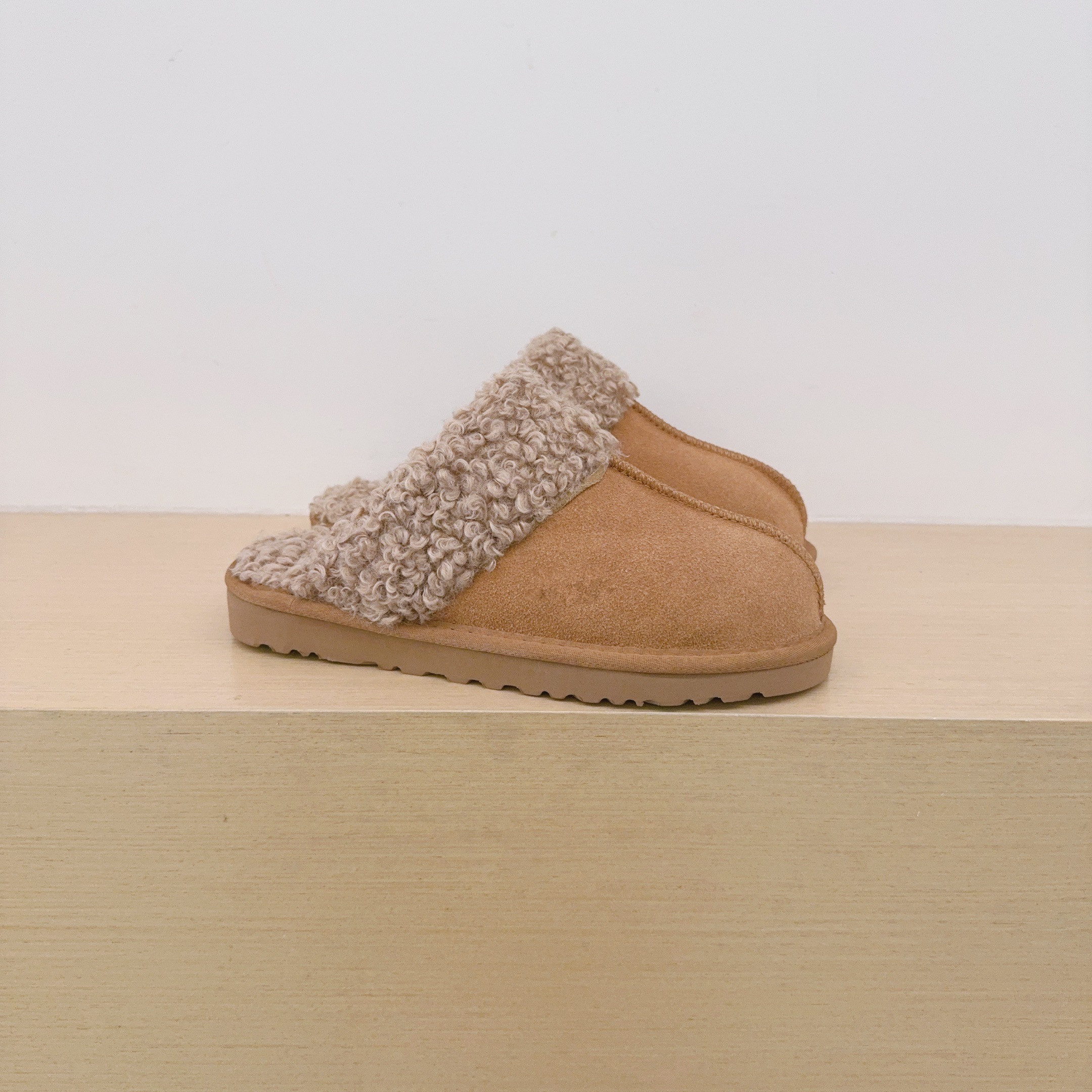 New Women Winter Warm Cotton Slippers Classic U Teddy Curly Fur Mule Slippers Slip On Cozy Teddy Plush Collar Slipper Boots Indoor shoes