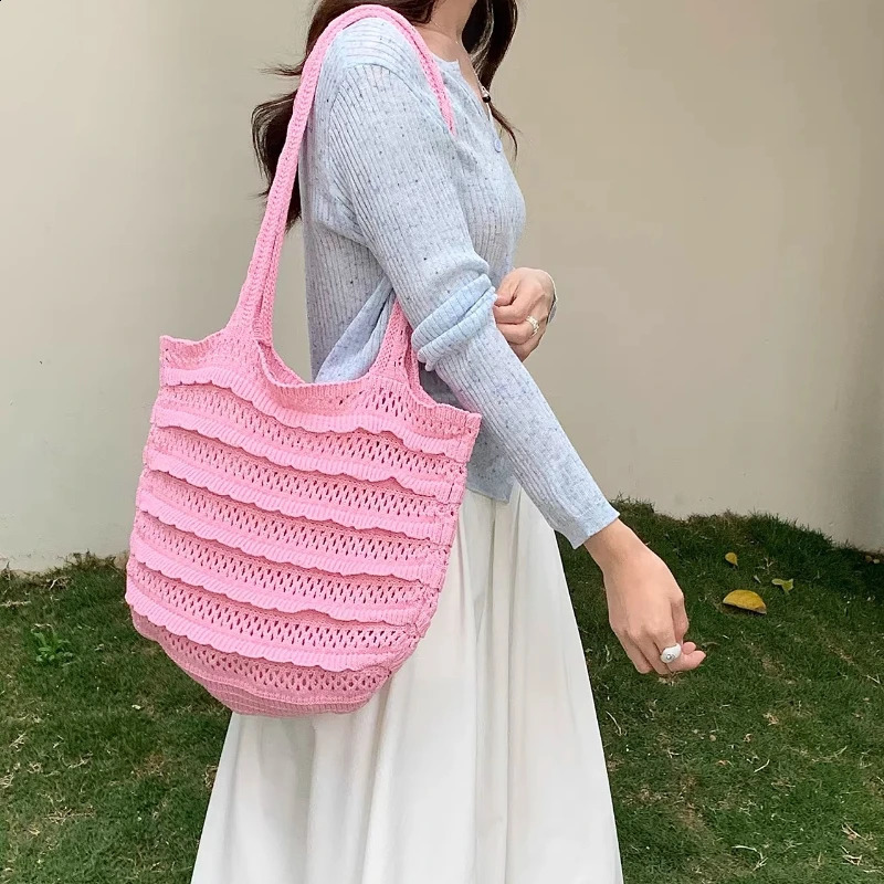 Summer Knitted Tote Shoulder Bags for Woman Large Capacity Female Hollow Out Beach Bag Fashion n Travel Purse Handbags 260917