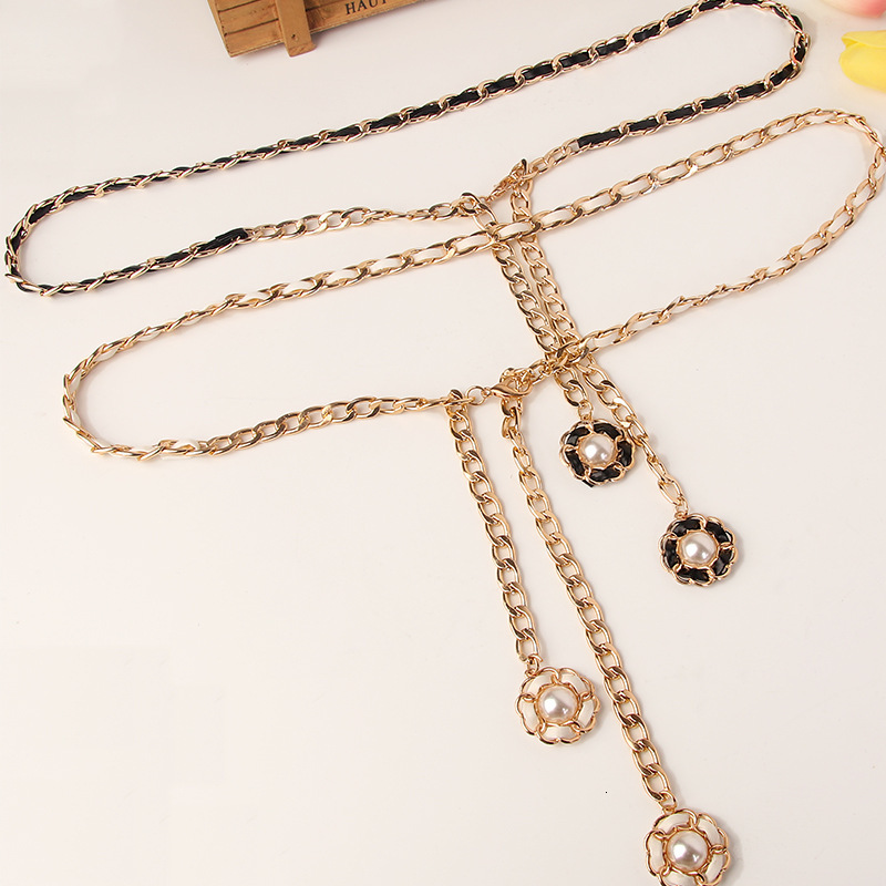 Designer Belt Wo waist chain with a feel made of metal and leather featuring a unique and trendy floral pendant simple punk style Fashionable high-q