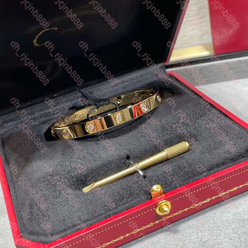 Carte Bracelet Designer Jewelry Women Carts Bracelet Classic Stylish 18K Gold Diamond Encrusted Bangle Couple Non Fading Studded Bracelet Party Vale