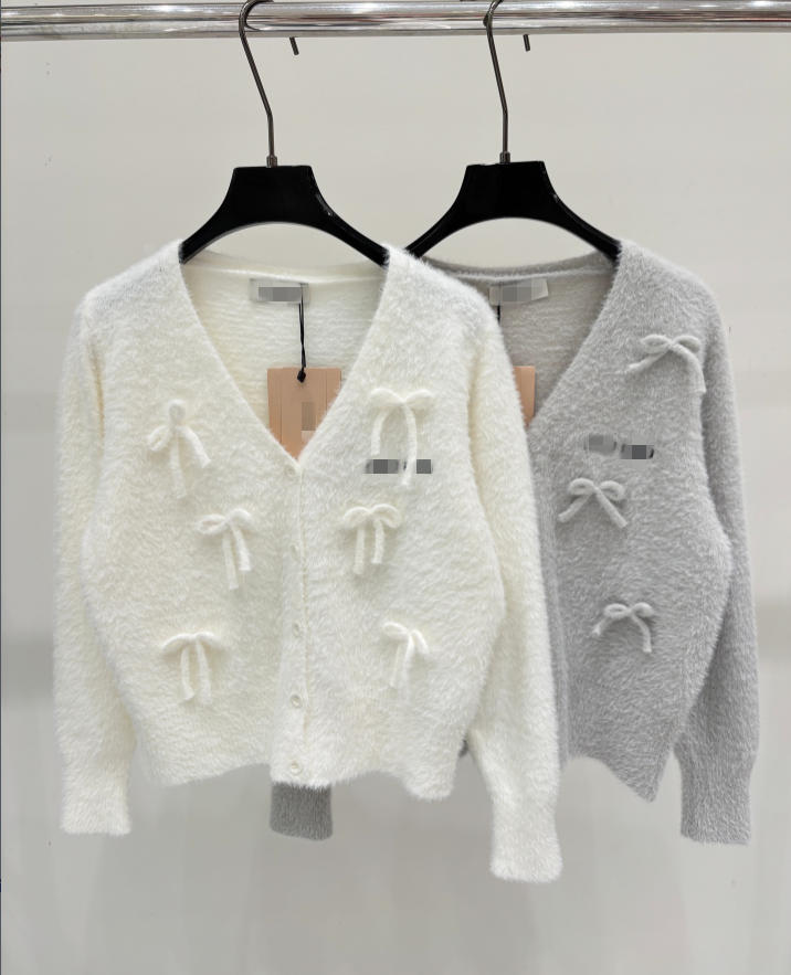 26 women's sweater V-neck contrasting flower three-dimensional bow embellishment soft and simple fashion knitted cardigan sweater 916