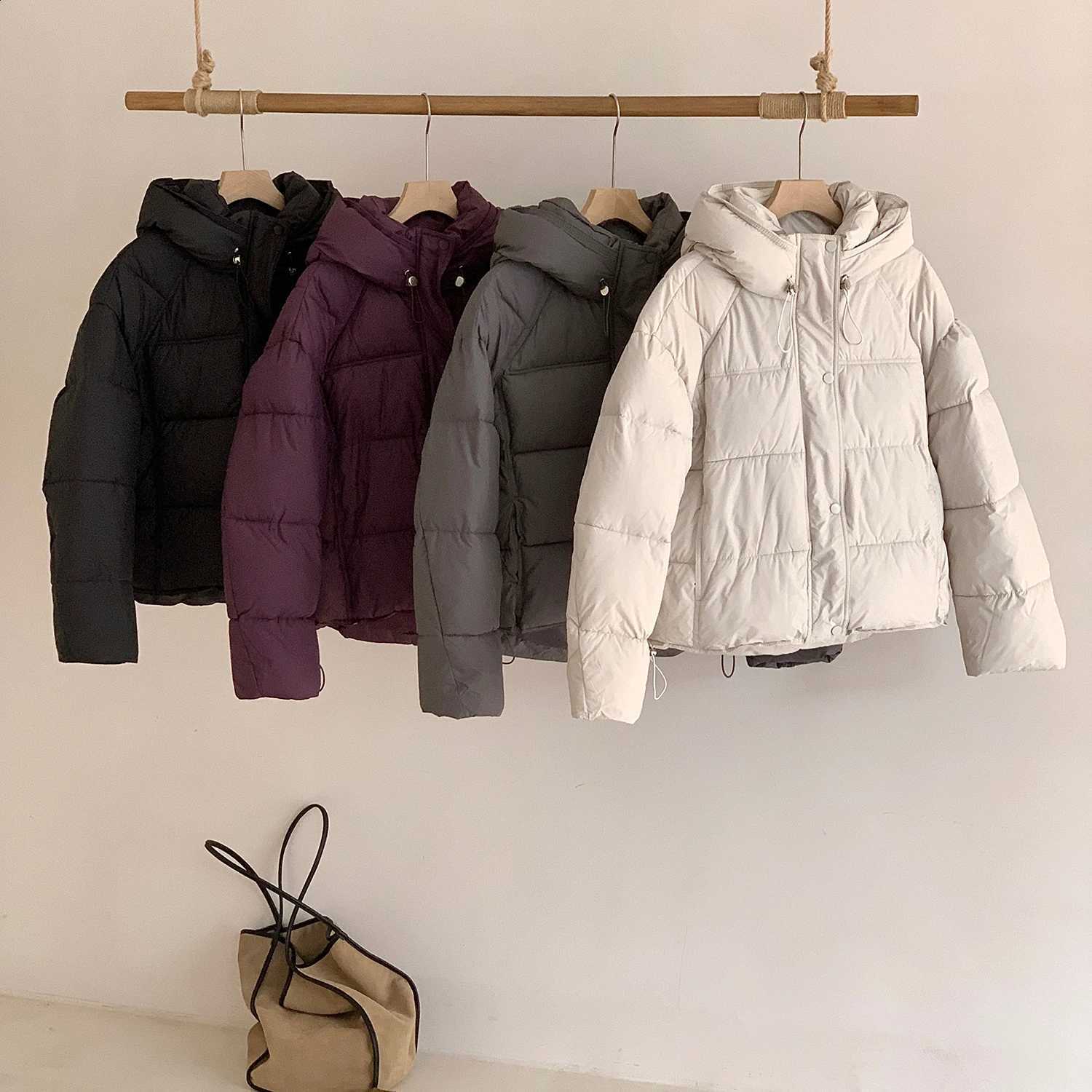 2026 Korean-style Winter New Soft Warm Cotton Bread Jacket Women's Loose Versatile Cotton Coat Fashion Casual Down Cotton Parkas H260917
