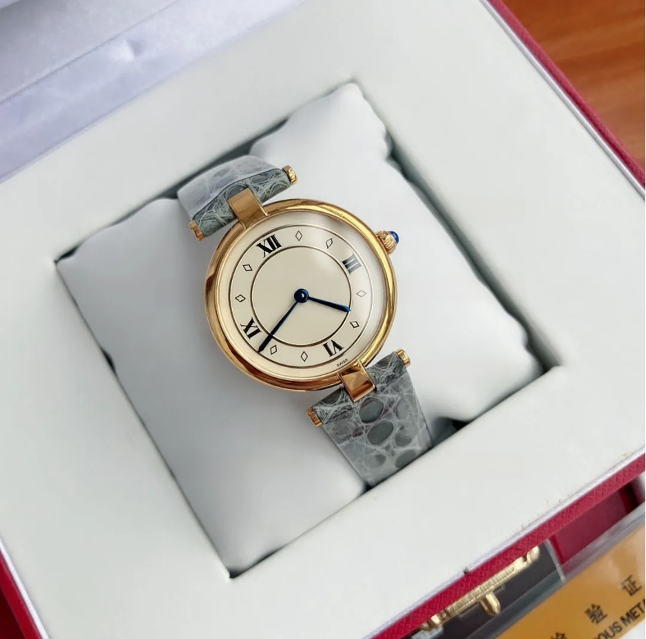 7A Montres de créateur Bracelet étanche Saphir Business Cadran fritillaire naturel Femme Une petite montre de poche en or du Moyen Âge 30 mm