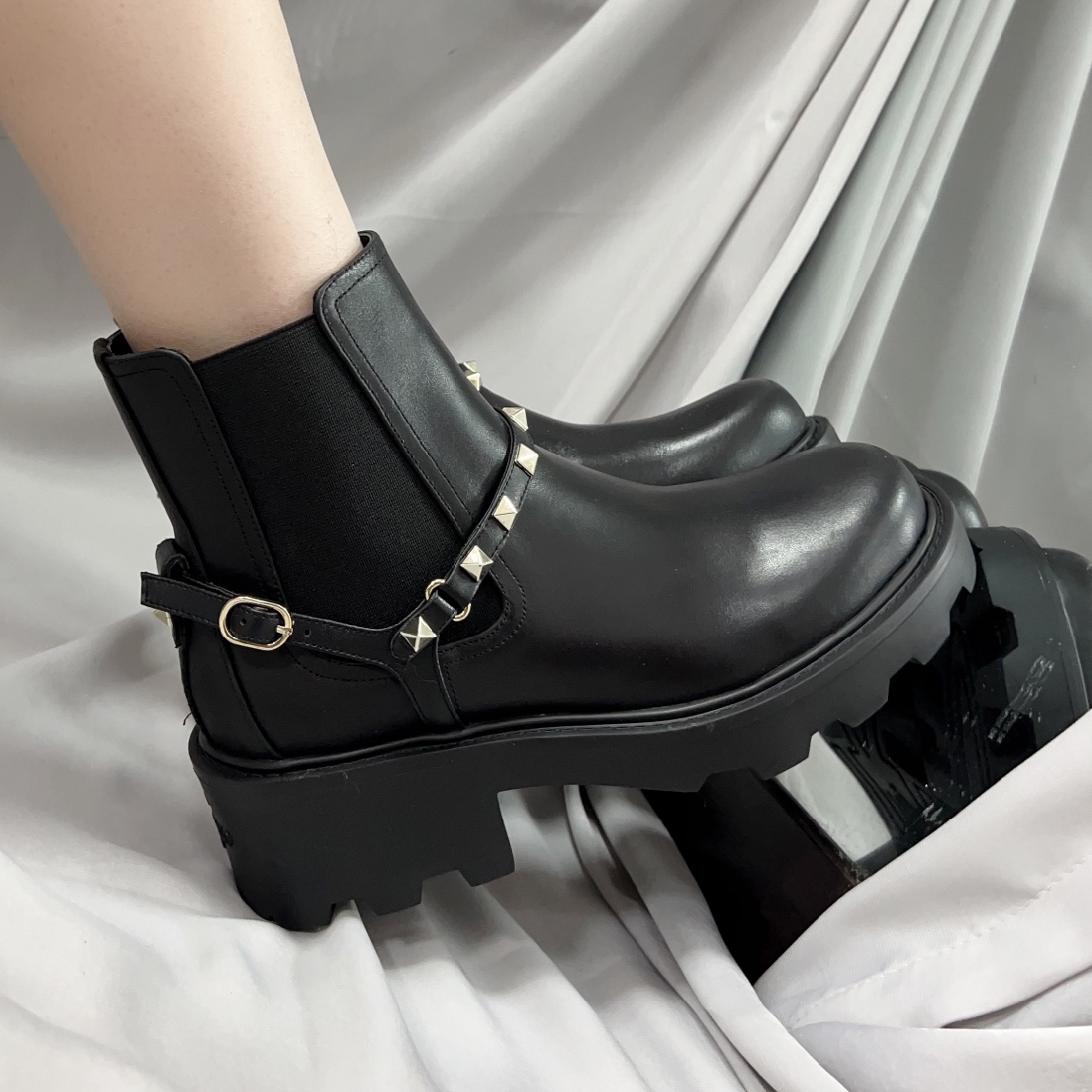 Designers Ankle Boots women shoes Top Quality Cowskin Elastic elasticity Classic buckle platform shoe 5CM Kitten Heel Casual Chunky Heel combat boot