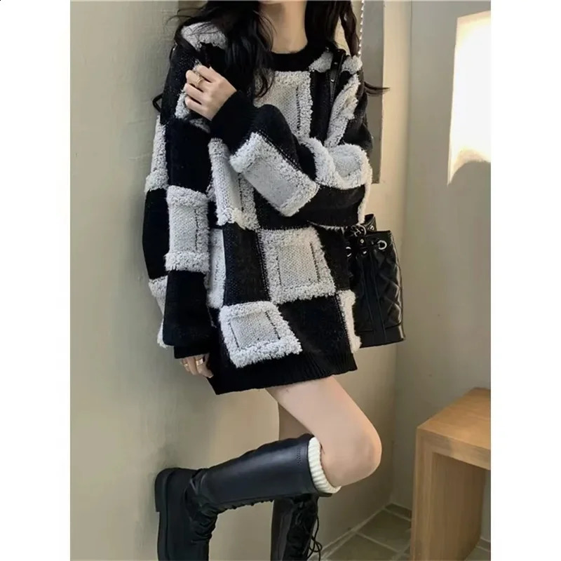 Checkered Sweater for Women in Autumn and Winter Thickened Inner Layer Korean Lazy Style High-end Top Women 260917