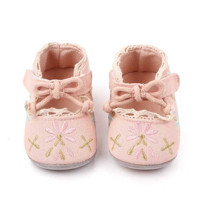 2025 New Design Spring Butterfly Embroidered Baby Girls Princess Shoes For 0-18M Soft Rubber Sole Anti-Slip Toddler Shoes D2218 Q260916