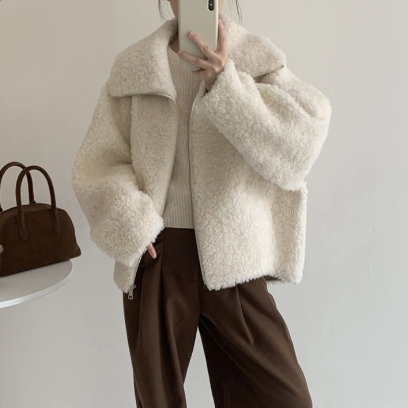Lamb Wool Coat 2025 Autumn and Winter Loose Casual Plus Velvet Padded Women's Mao Coat 260917