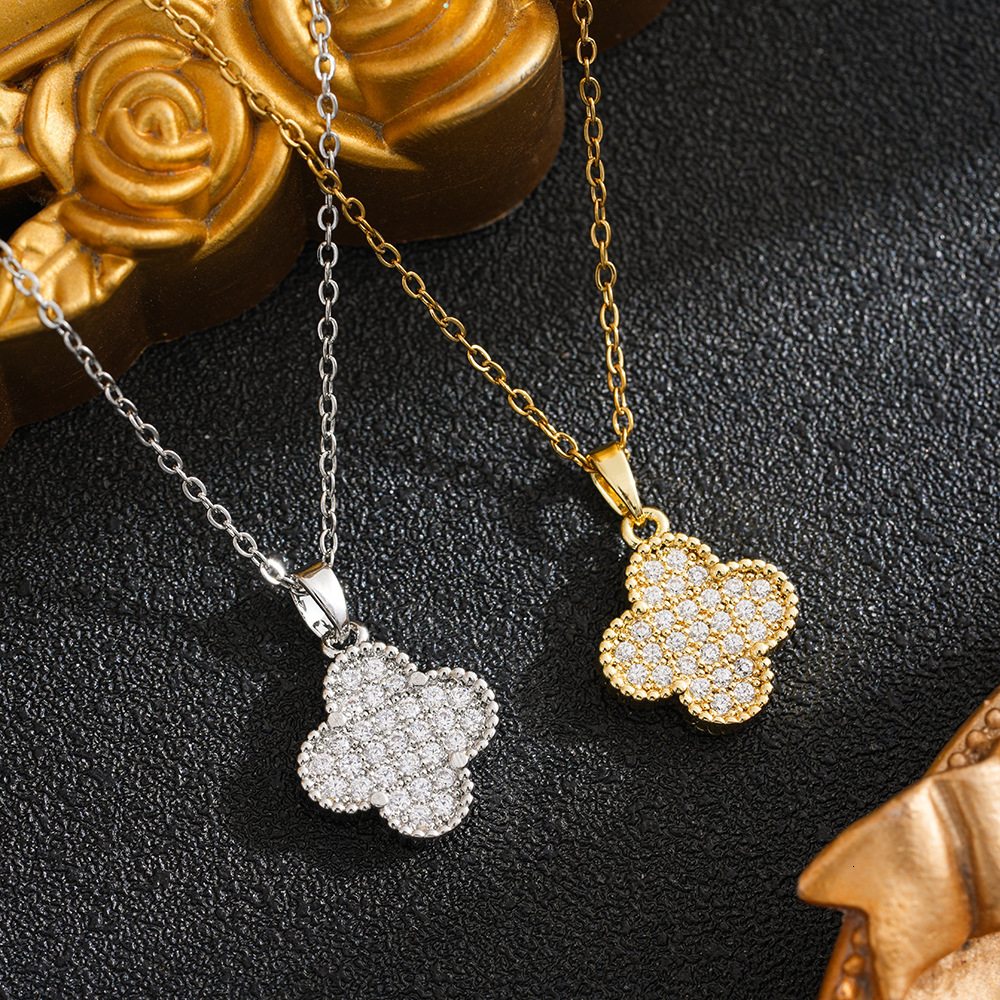 Trendy Instagram-style, elegant four-leaf clover necklace with full zirconia stones, a delicate and luxurious piece for women. Fashionable clavicle