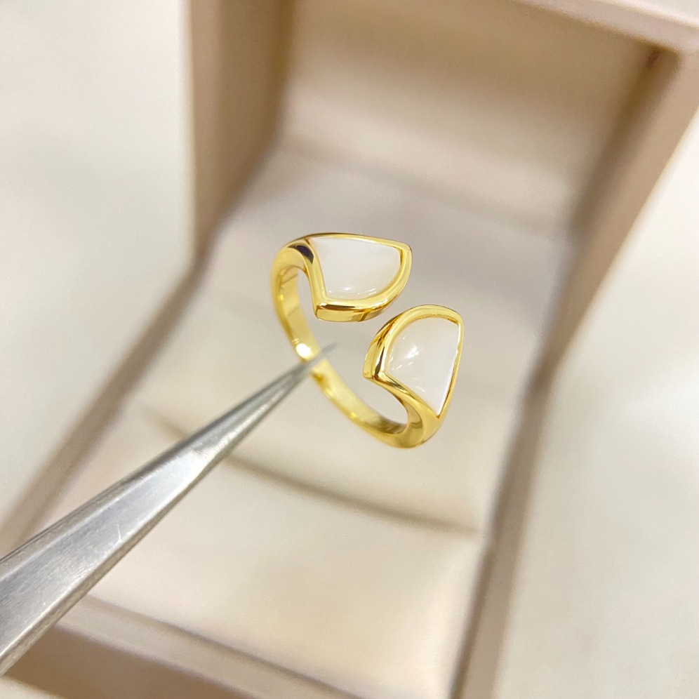 Designer White Fan Shape Open Ring Gold Plated Elegant Women Jewelry Stackable Statement Party Accessory Gifts