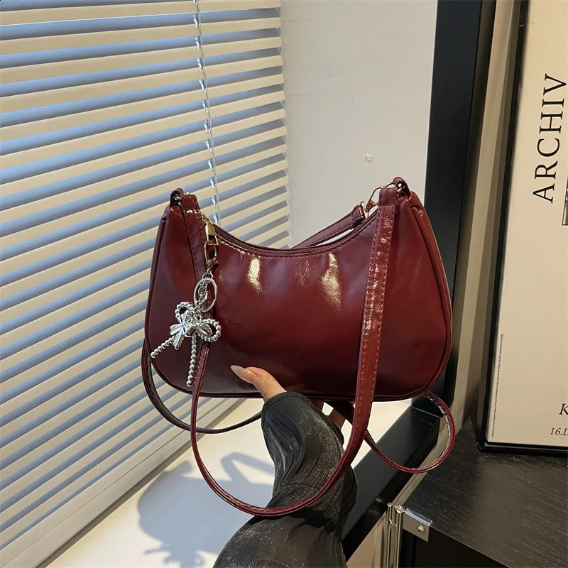 Vintage Solid Color PU Shoulder Underarm Bags for Women Textured Trendy Ladies Crossbody Bag Portable Female Hobos Handbag Purse 260917