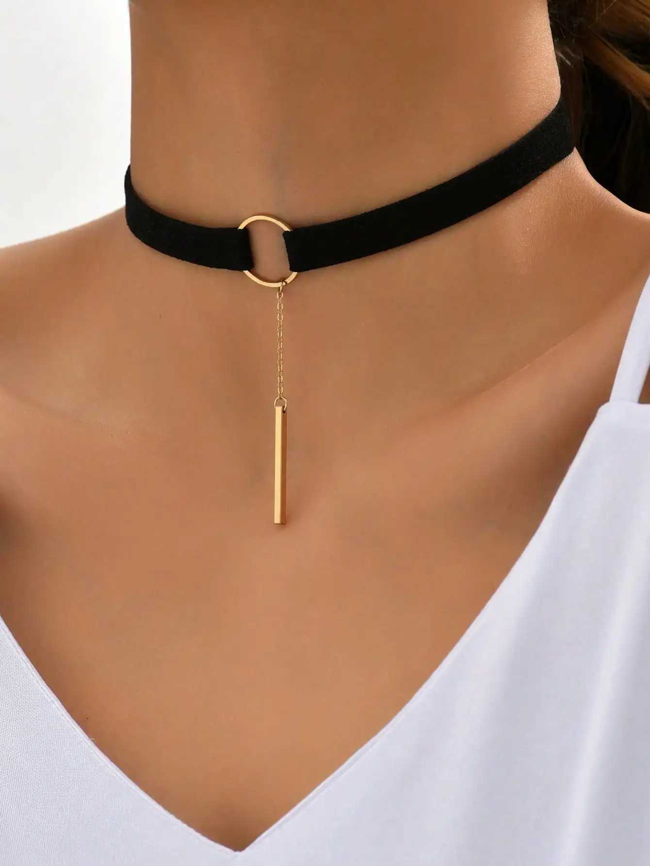 1 Black Faux Suede Fabric Round Choker with Chain Pendant for Women Summer Gothic Style Necklace Q260916