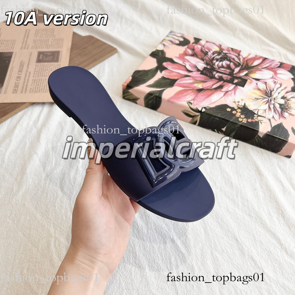 2026 Designer dolce Sandals Interlocking dolce gabban Slides Rubber Slippers Ladies Flat Beach Jelly Summer Fall Mules Outdoor Waterproof Luxury Siz