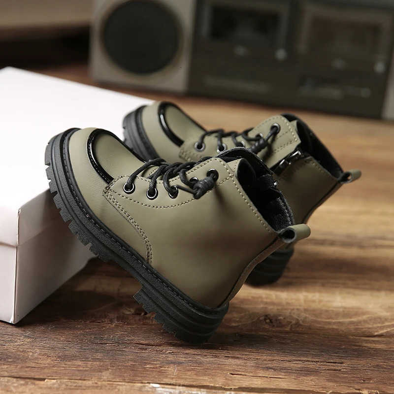 Children Fashion Boots Boots for Girls Boys 2024 Autumn Winter New Korean Style Soft Bottom Anti-slippery Versatile Plush Leather ShoeT260919